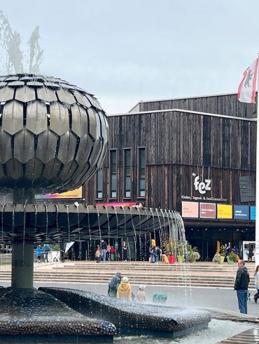 Denkmalschutz: Kugelbrunnen vor FEZ-Berlin
